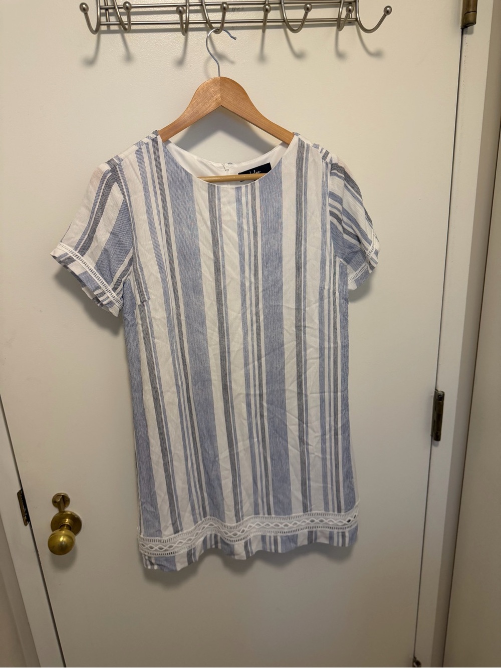 LULU's  Short Sleeve Mini Dress size M medium EUC blue and white coquette girl - Picture 9 of 13